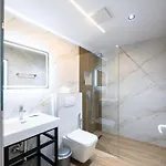 Family Garden Apartment Ksamil