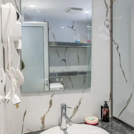 Family Garden Apartment Ksamil
