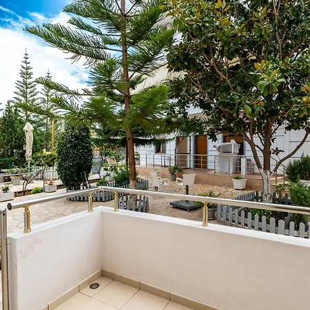 Family Garden Apartment
